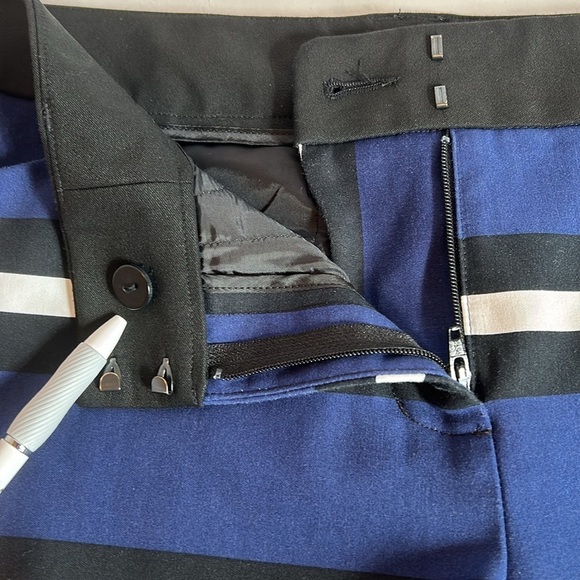 EXPRESS Editor Navy Black & White Stripe Career Pants Women’s Size 8 R - Picture 7 of 9